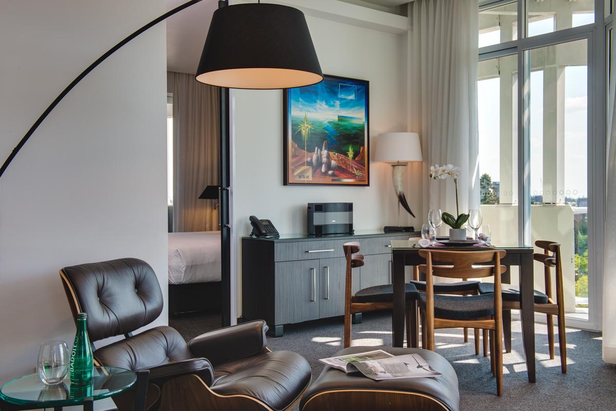 The Point Brisbane Hotel Zewnętrze zdjęcie A suite at the Hotel