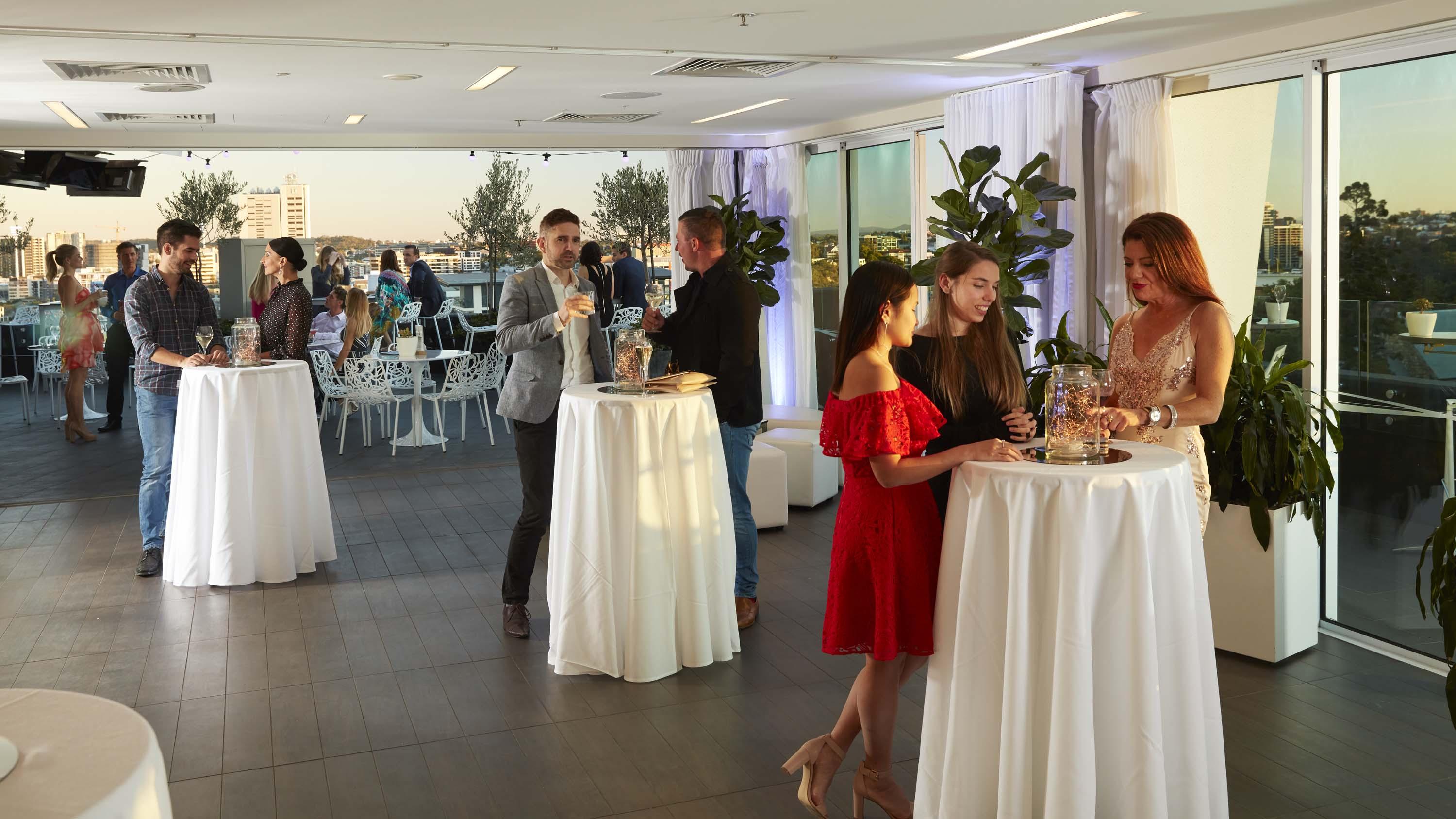 The Point Brisbane Hotel Zewnętrze zdjęcie Cocktail hour at a party